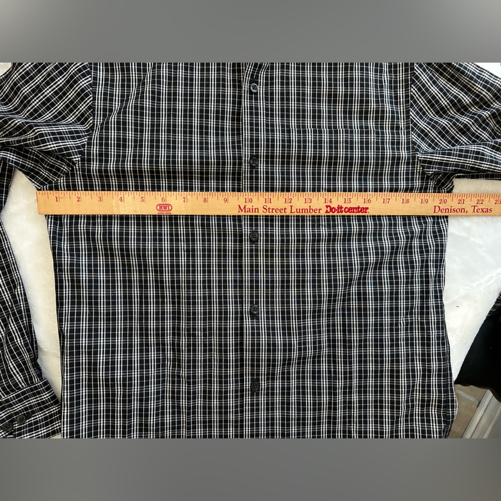 Claiborne Men’s Black White Plaid Button Down Shirt Size Small - Picture 7 of 7